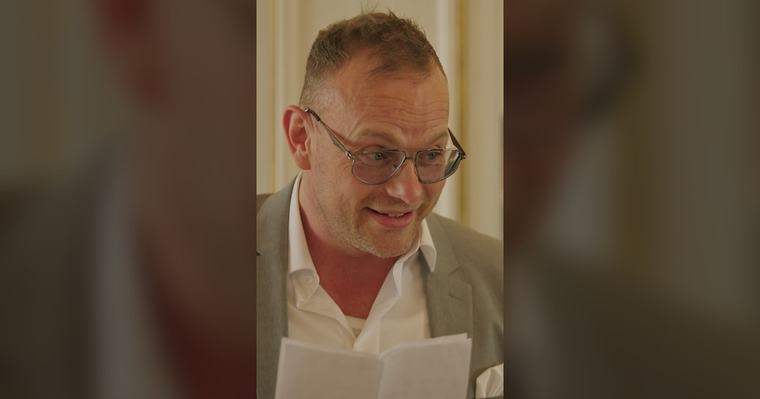 De grinede af Michaels sang - nu bliver Torben rørt