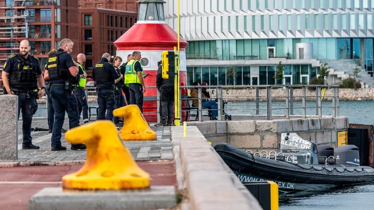 To kvæstet ved kollision mellem politibåd og civil båd