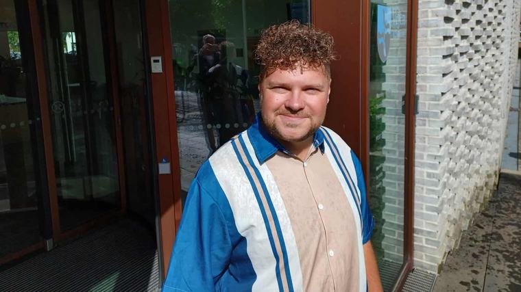 Vejen Til daglig er Jonas campusleder og politiker: Nu vil han få hele byen til at feste