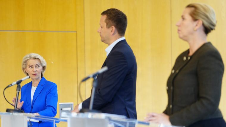 Live Kampen om Grønlands fremtid Von der Leyen lover støtte til Danmark og Grønland i opgør med Trump