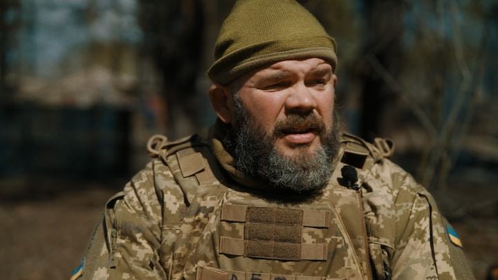 Mens tusinder gemmer sig for Ukraines hær, har Vlad kysset sin datter farvel